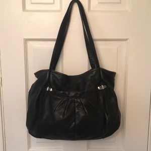 FLASH SALE!!! b. makowsky leather tote